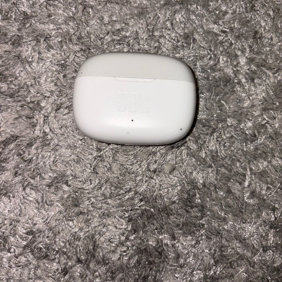 JBL Other - JBL VIBE 200TWS Wireless Earbuds with Case and Charger Cord, Lightly Used